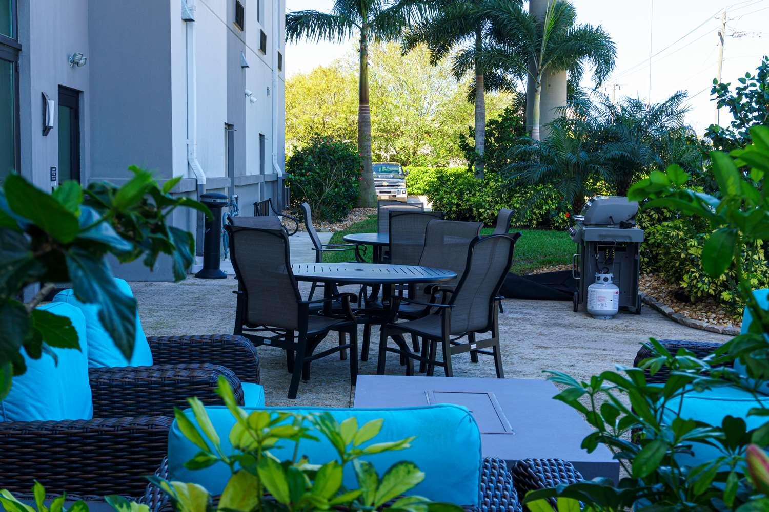 Magnolia Pointe; BW Signature Collection Fruitville Екстериор снимка