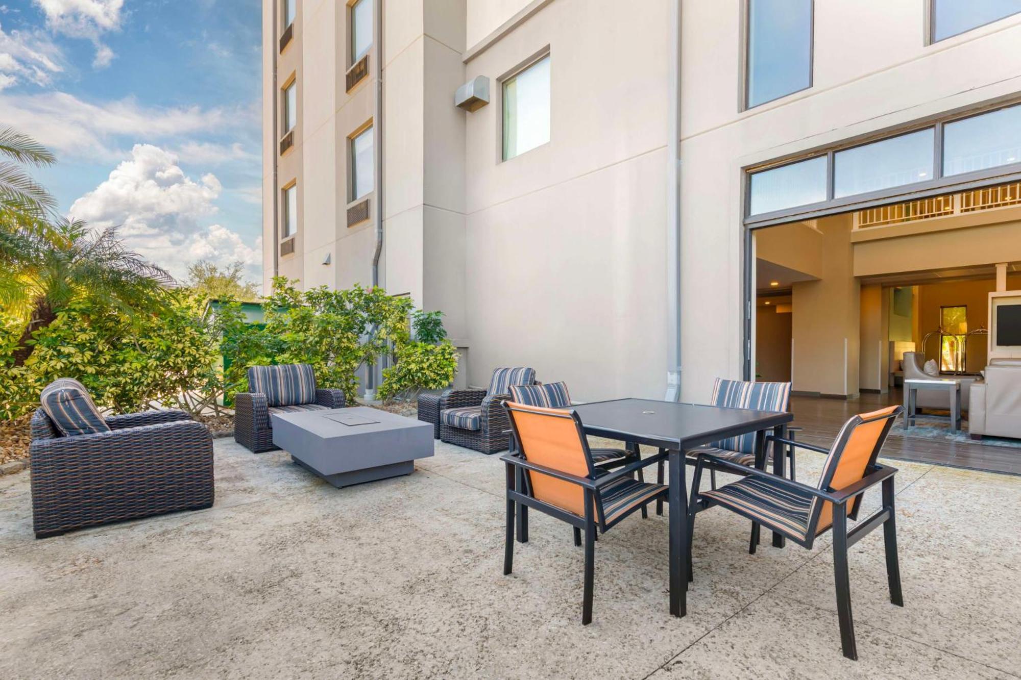 Magnolia Pointe; BW Signature Collection Fruitville Екстериор снимка
